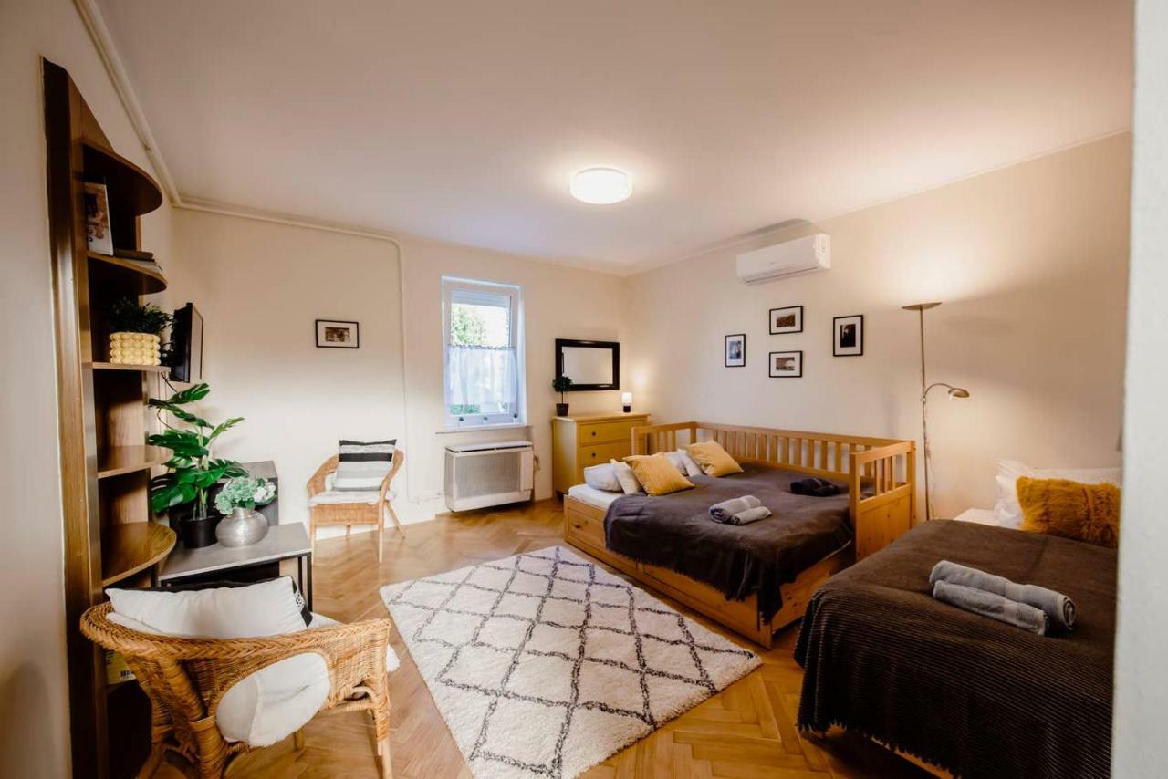 Viola Family Apartman Free Parking Pětikostelí Exteriér fotografie