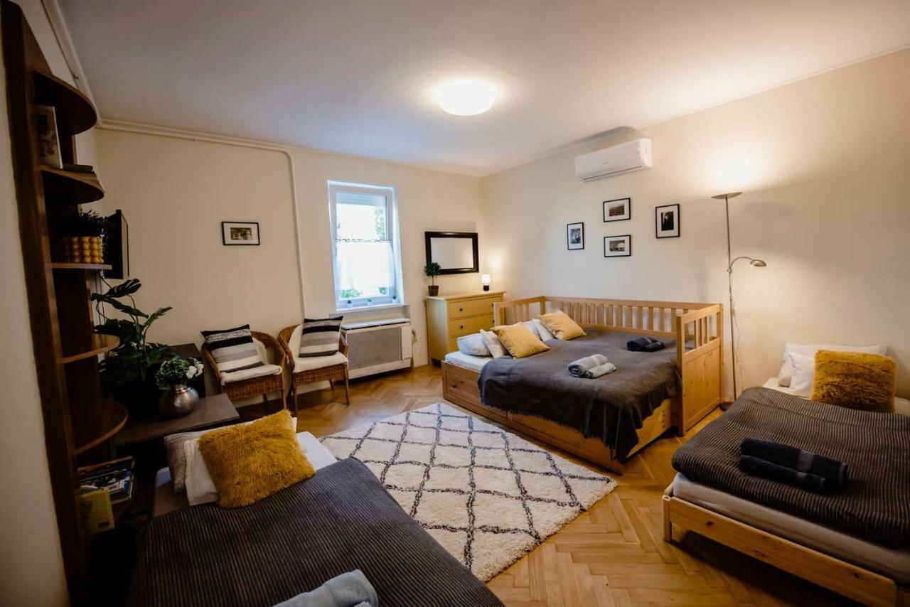 Viola Family Apartman Free Parking Pětikostelí Exteriér fotografie