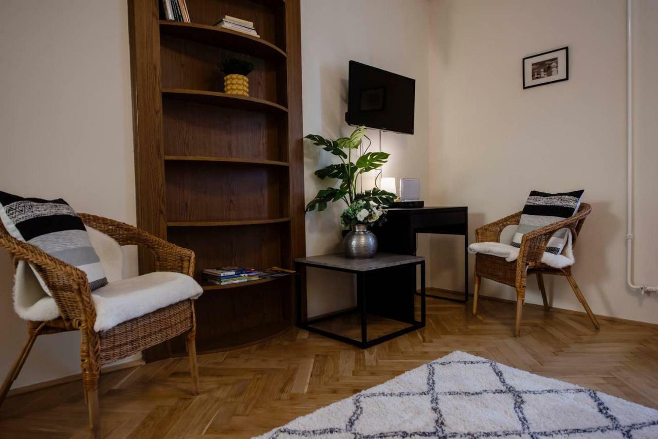 Viola Family Apartman Free Parking Pětikostelí Exteriér fotografie